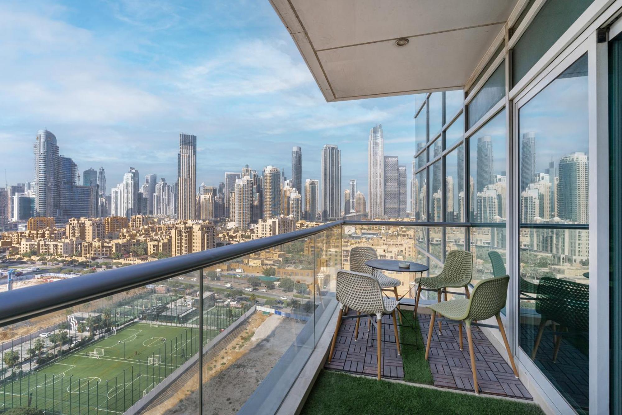 Chic 2Br Apartment, Prime Location Near Dubai Mall - Allsopp&Allsopp Dış mekan fotoğraf