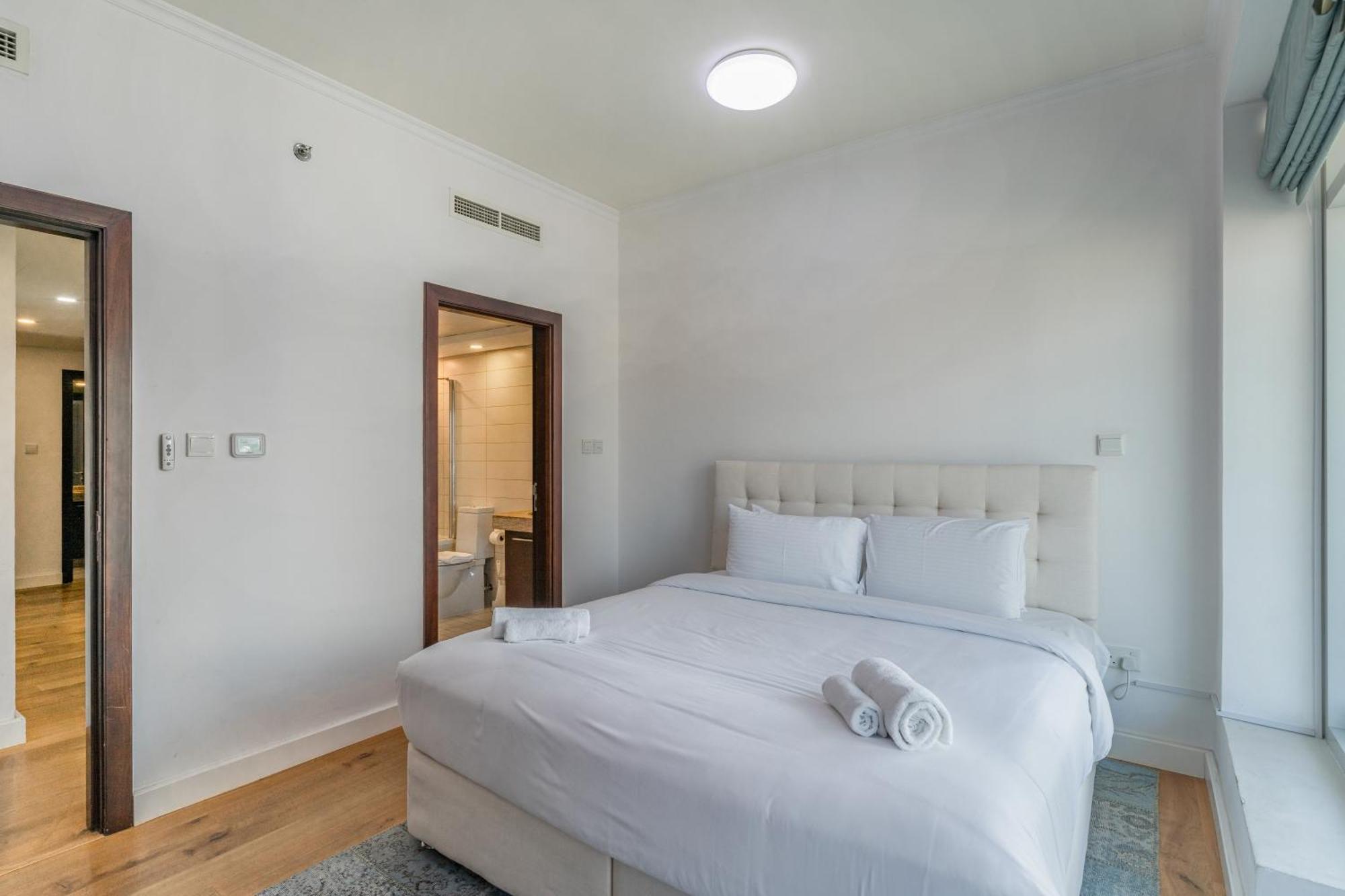 Chic 2Br Apartment, Prime Location Near Dubai Mall - Allsopp&Allsopp Dış mekan fotoğraf