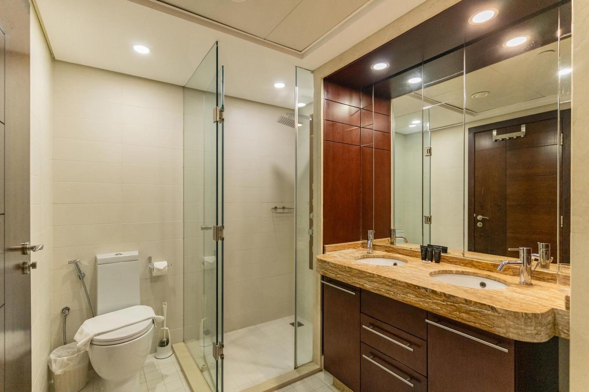Chic 2Br Apartment, Prime Location Near Dubai Mall - Allsopp&Allsopp Dış mekan fotoğraf