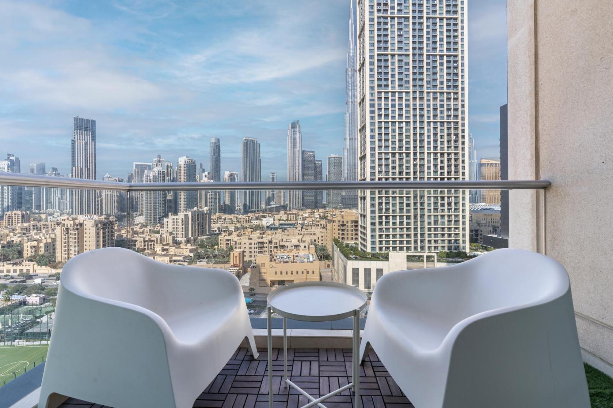 Chic 2Br Apartment, Prime Location Near Dubai Mall - Allsopp&Allsopp Dış mekan fotoğraf