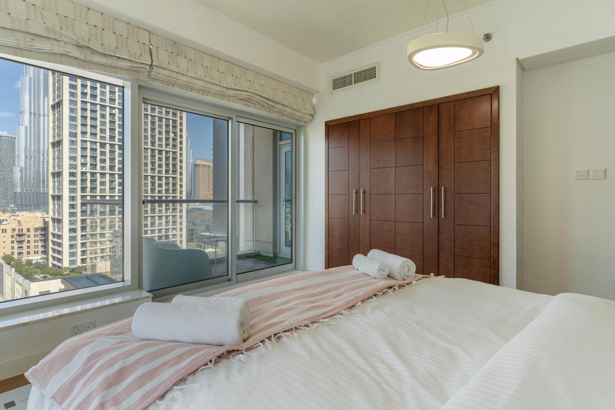 Chic 2Br Apartment, Prime Location Near Dubai Mall - Allsopp&Allsopp Dış mekan fotoğraf